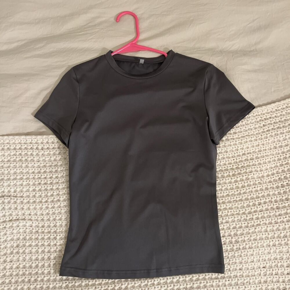 Unbranded Women's Black and Grey Shirt